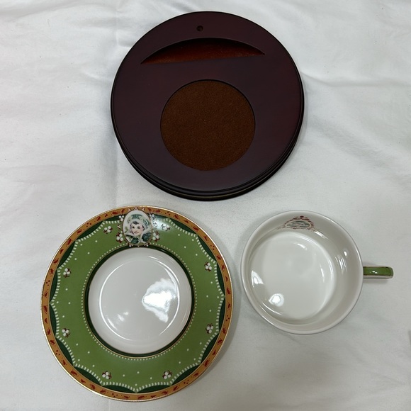 Avon Mrs Albee tea cup and saucer - Picture 5 of 12